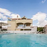 Apartments With A Swimming Pool Zadar - 5943 Апартаменты