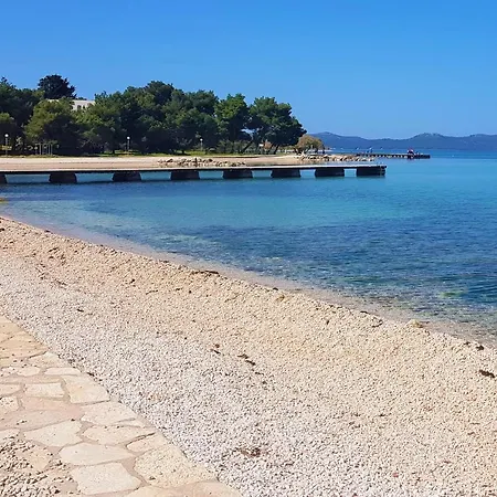 With A Swimming Pool - 5943 扎达尔