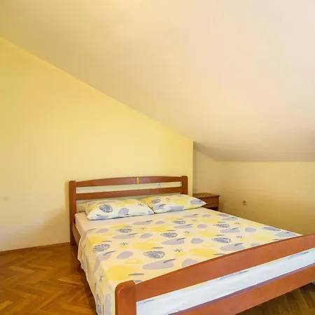 With A Swimming Pool - 5943 扎达尔