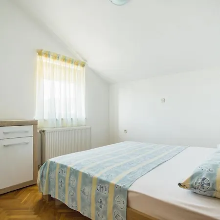 公寓 With A Swimming Pool - 5943 扎达尔