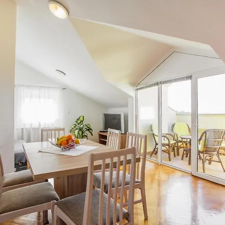 With A Swimming Pool - 5943 アパート *