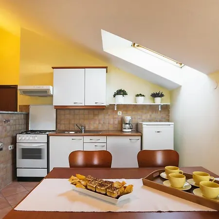 With A Swimming Pool - 5943 扎达尔