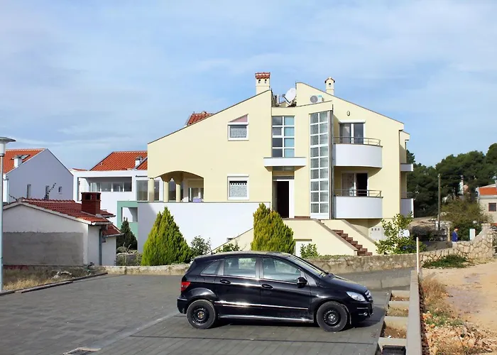 Lägenhet With A Swimming Pool - 5943 *